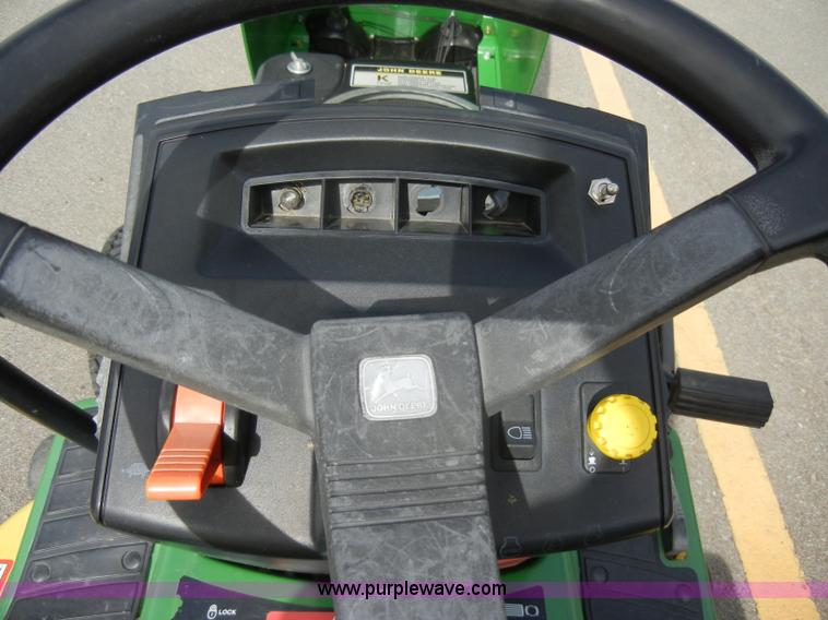 image for item K9065 1993 John Deere LX176 lawn mower