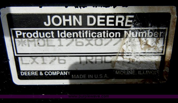 image for item K9065 1993 John Deere LX176 lawn mower