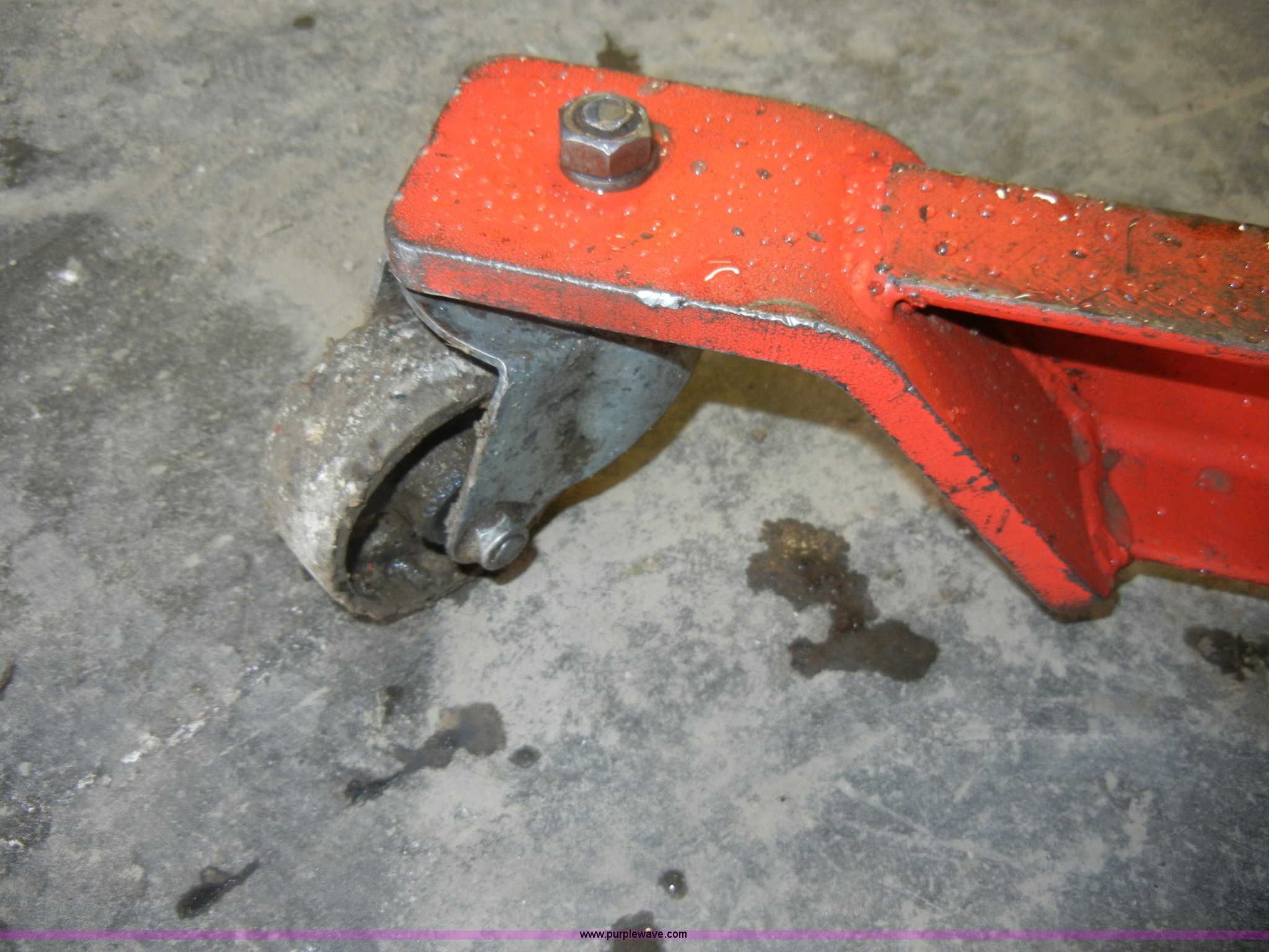 Norco 1/2 ton hydraulic telescopic transmission jack in Greeley, KS