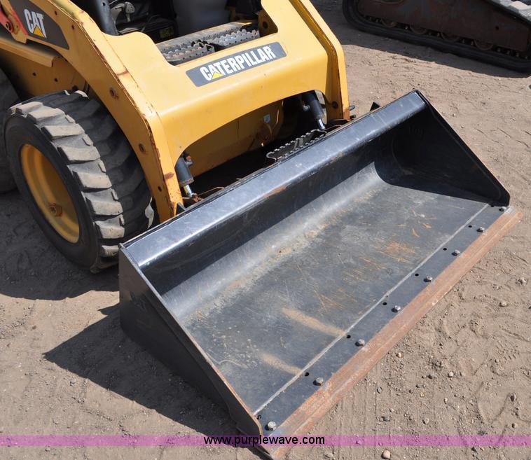 image for item A5874 2008 Caterpillar 216B II skid steer