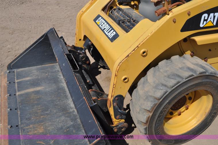 image for item A5874 2008 Caterpillar 216B II skid steer