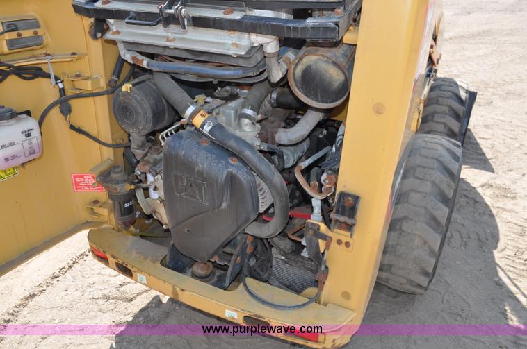 image for item A5874 2008 Caterpillar 216B II skid steer