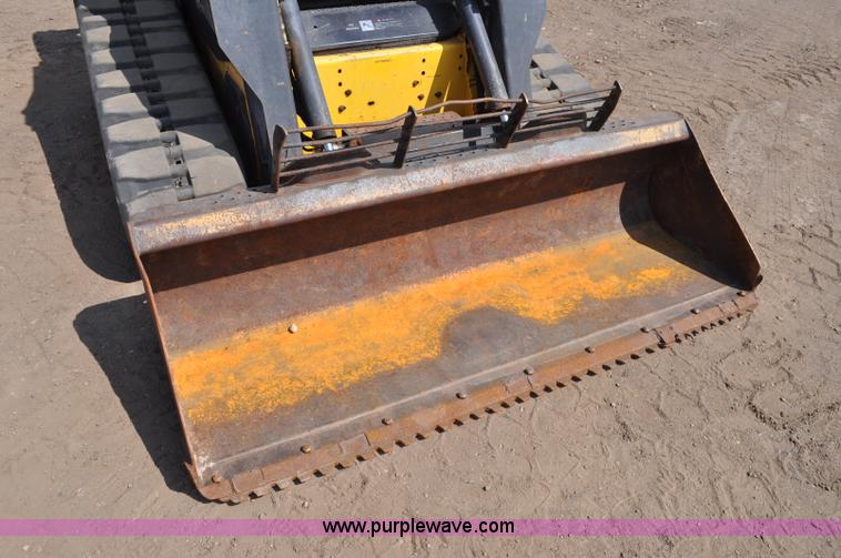 image for item A5875 2007 New Holland C185 skid steer