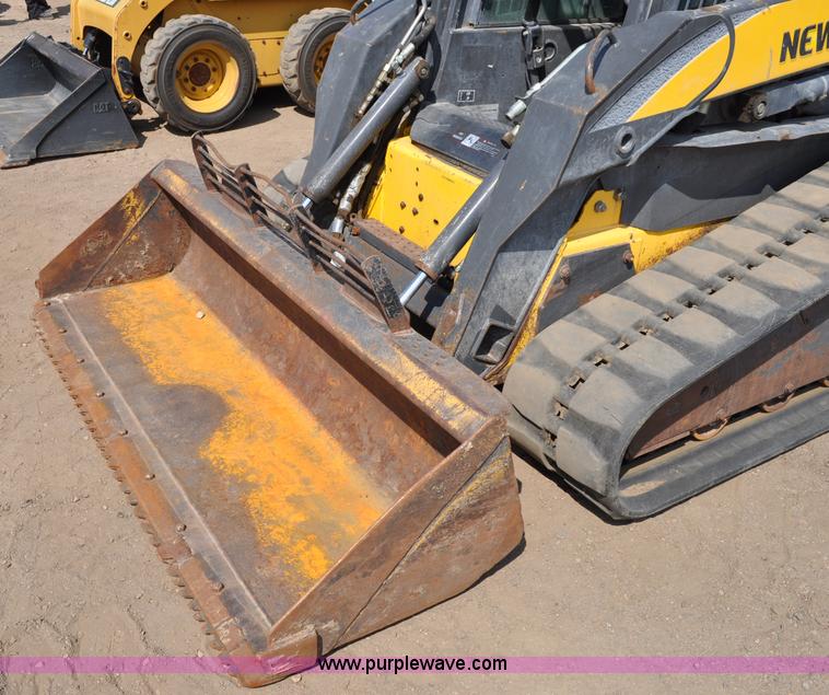 image for item A5875 2007 New Holland C185 skid steer