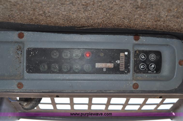 image for item A5875 2007 New Holland C185 skid steer