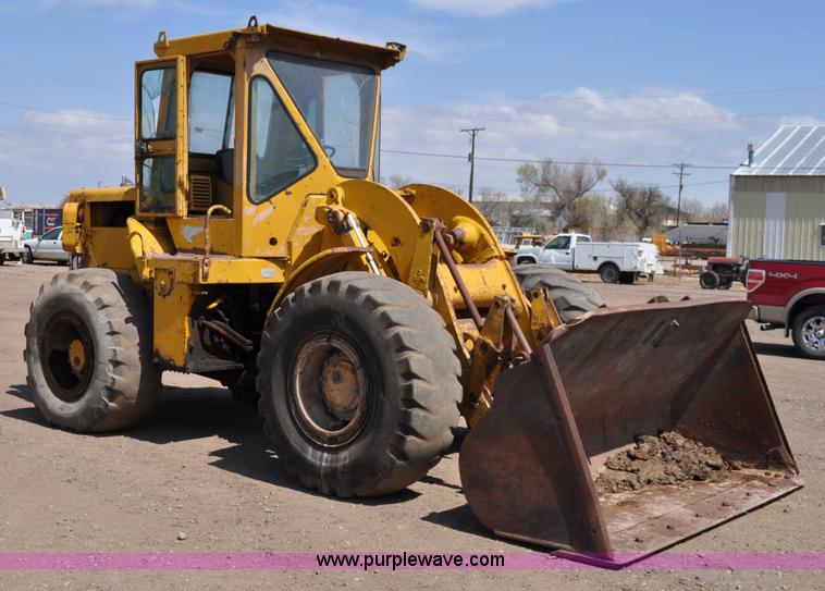 image for item A5876 1971 Caterpillar 950 wheel loader