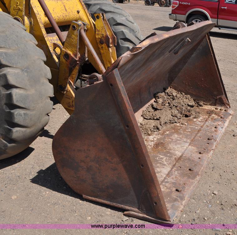 image for item A5876 1971 Caterpillar 950 wheel loader