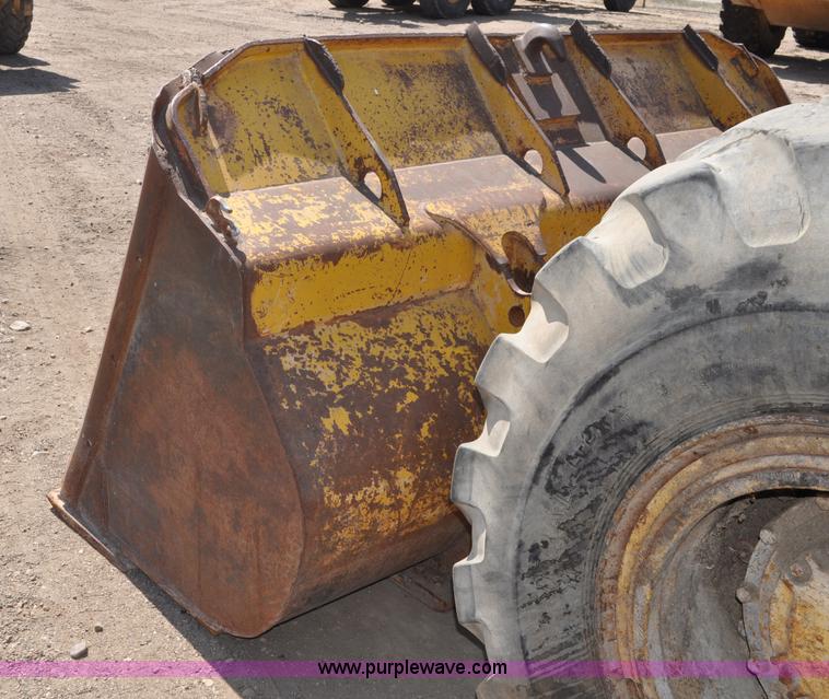 image for item A5876 1971 Caterpillar 950 wheel loader