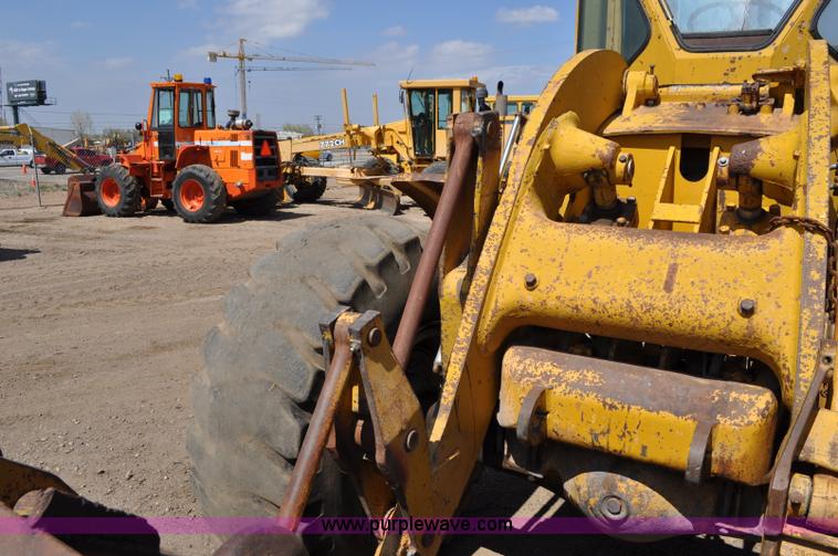 image for item A5876 1971 Caterpillar 950 wheel loader