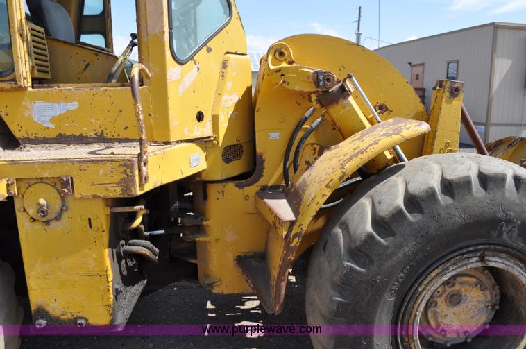 image for item A5876 1971 Caterpillar 950 wheel loader