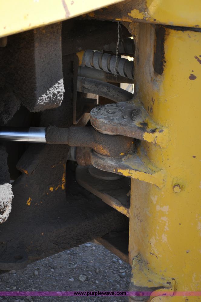 image for item A5876 1971 Caterpillar 950 wheel loader