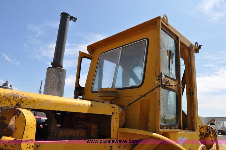 image for item A5876 1971 Caterpillar 950 wheel loader