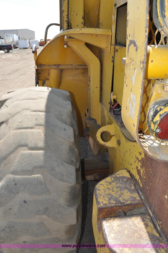 image for item A5876 1971 Caterpillar 950 wheel loader