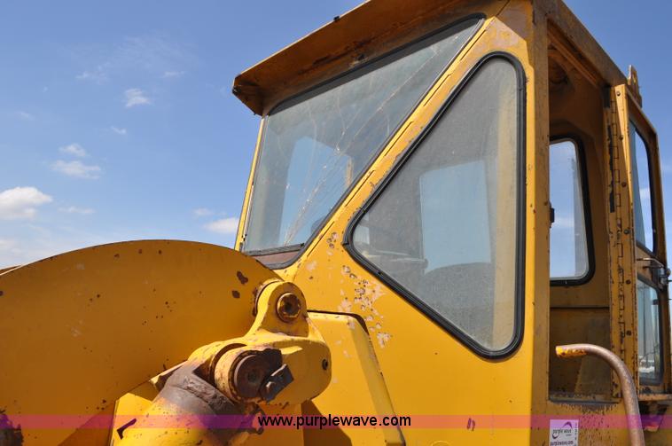 image for item A5876 1971 Caterpillar 950 wheel loader