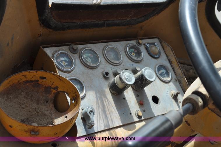 image for item A5876 1971 Caterpillar 950 wheel loader