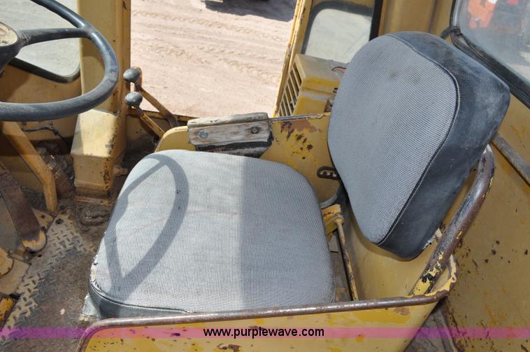 image for item A5876 1971 Caterpillar 950 wheel loader