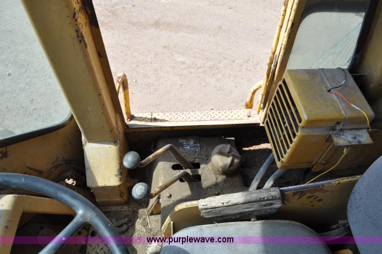 image for item A5876 1971 Caterpillar 950 wheel loader