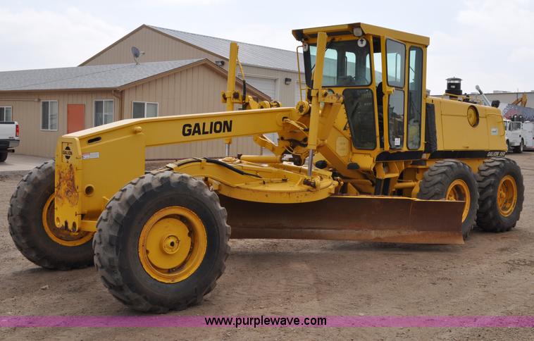 image for item A5877 2002 Galion 850C motor grader