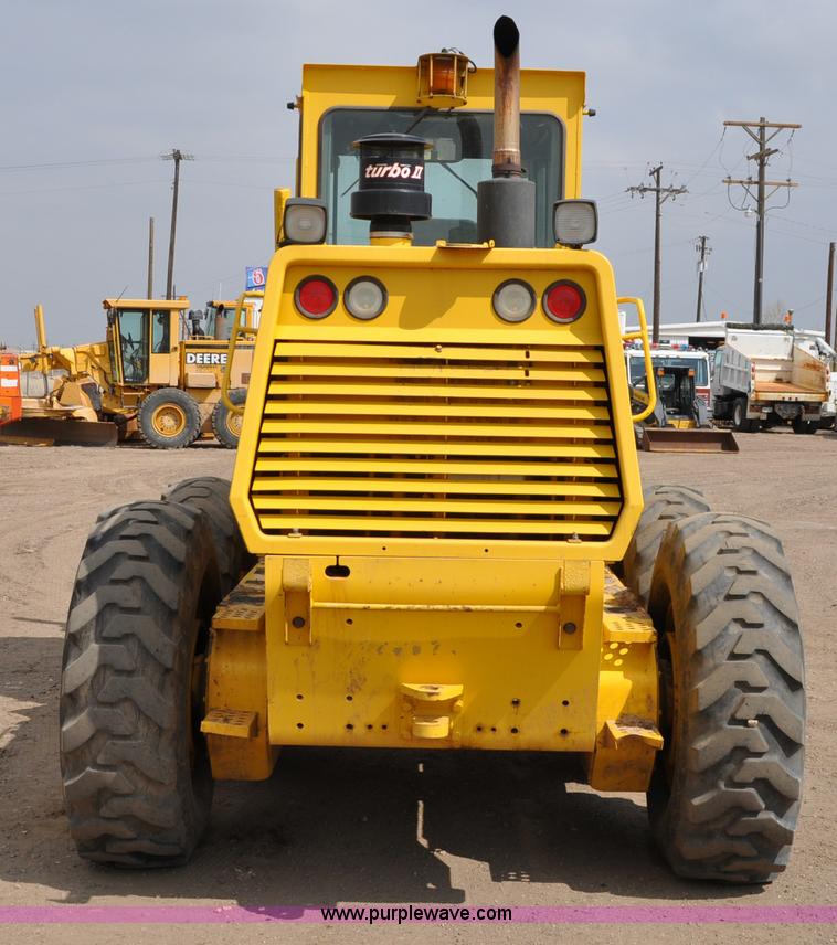 image for item A5877 2002 Galion 850C motor grader