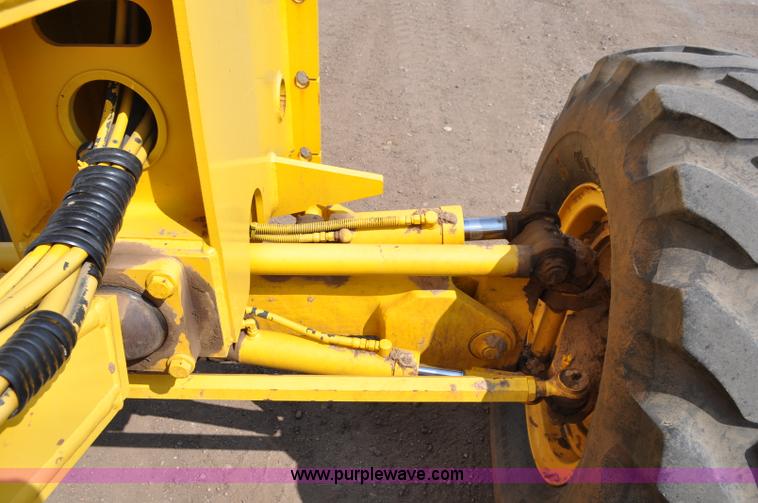 image for item A5877 2002 Galion 850C motor grader