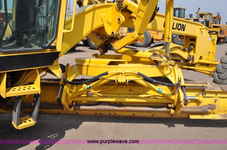 image for item A5877 2002 Galion 850C motor grader