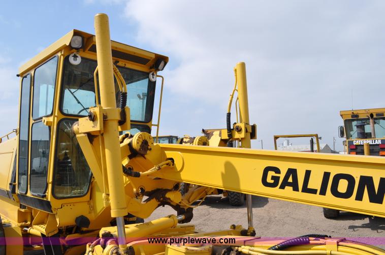 image for item A5877 2002 Galion 850C motor grader