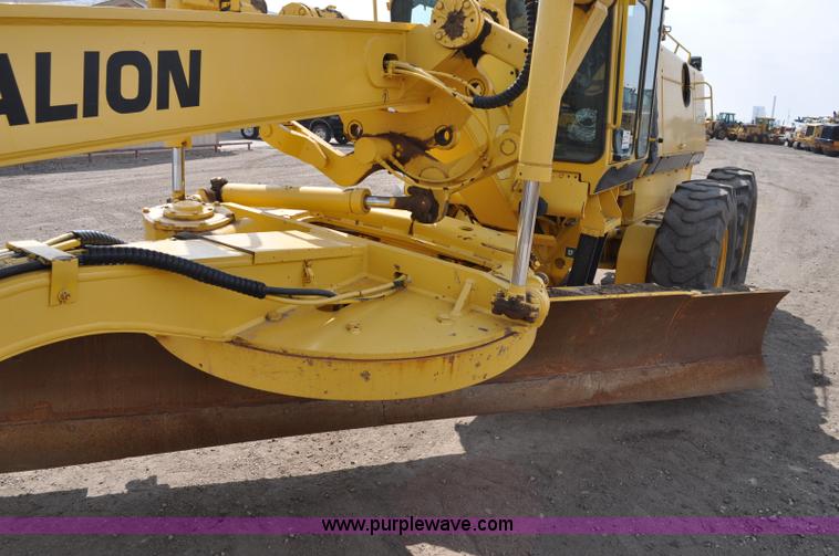 image for item A5877 2002 Galion 850C motor grader