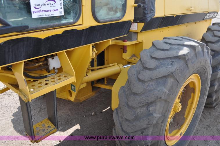 image for item A5877 2002 Galion 850C motor grader