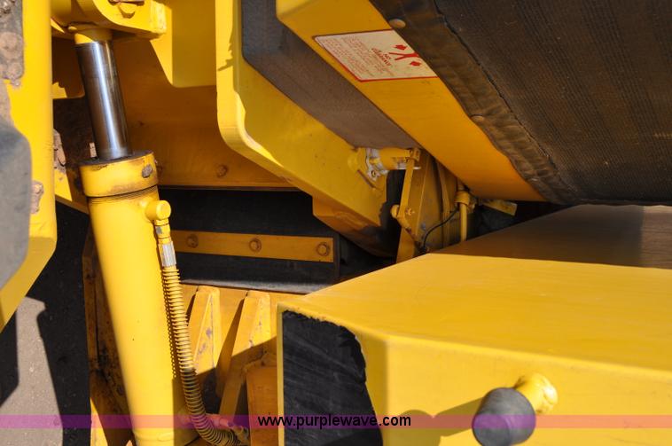 image for item A5877 2002 Galion 850C motor grader