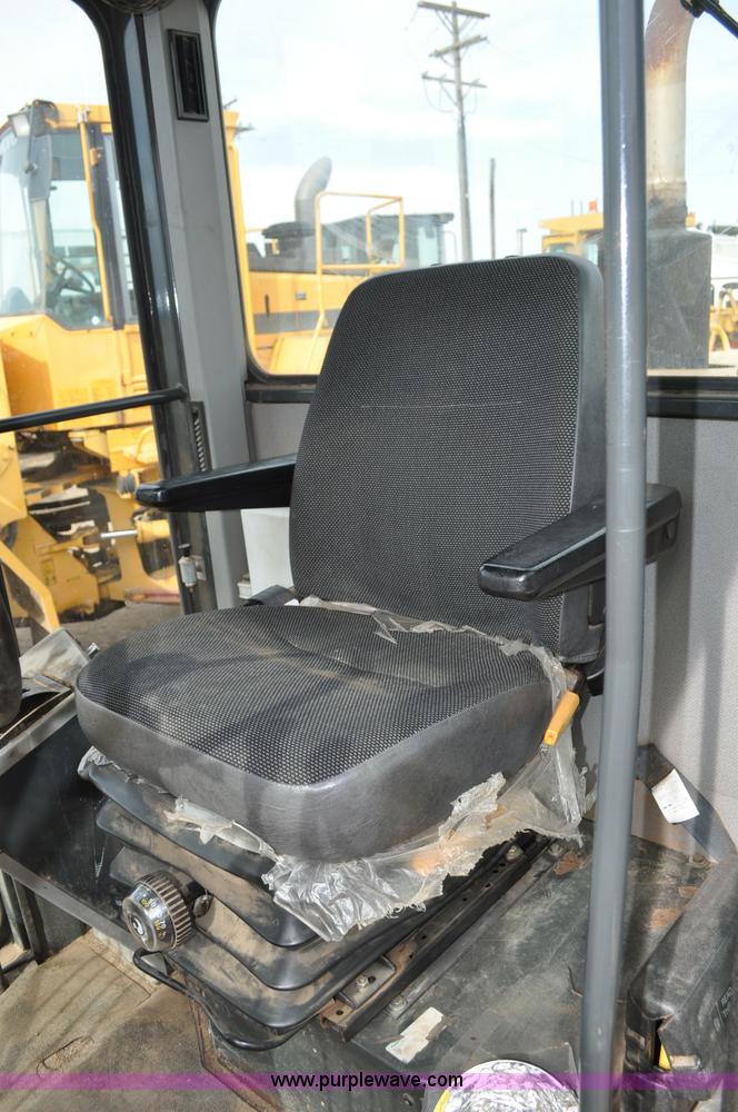 image for item A5877 2002 Galion 850C motor grader