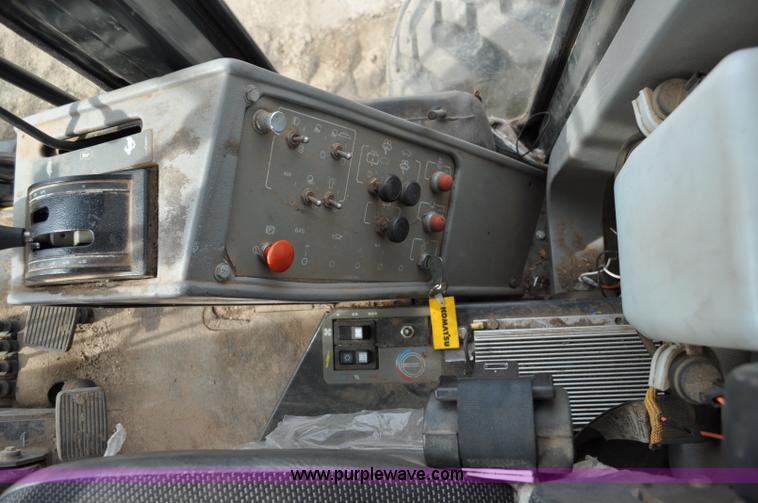 image for item A5877 2002 Galion 850C motor grader