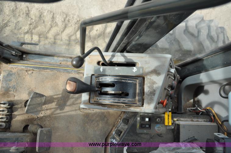 image for item A5877 2002 Galion 850C motor grader