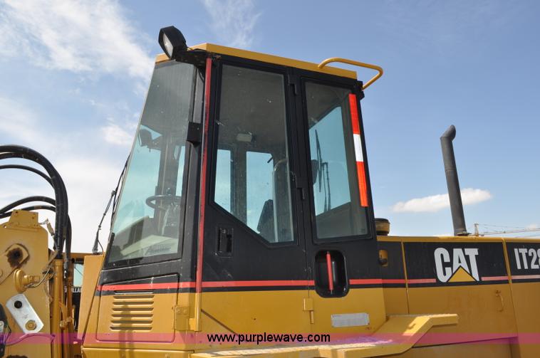 image for item A5878 1996 Caterpillar IT28F wheel loader
