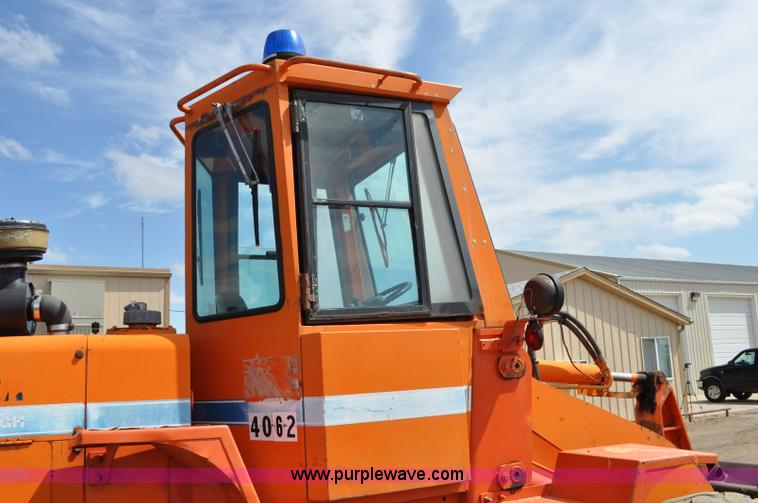 image for item A5880 1985 Dresser 510B wheel loader