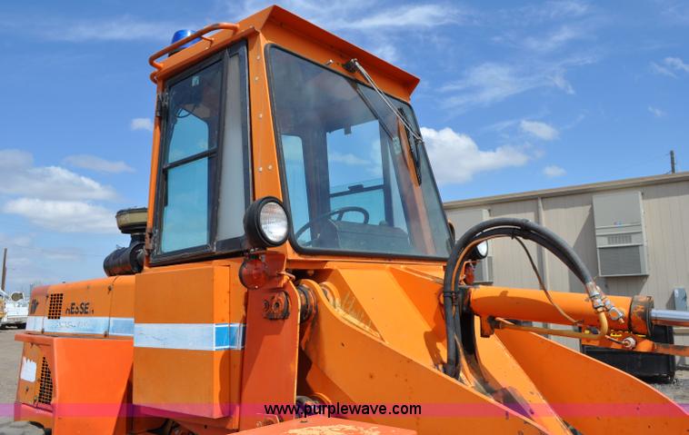 image for item A5880 1985 Dresser 510B wheel loader