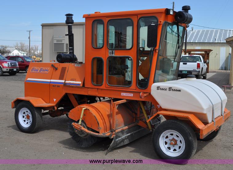 image for item A5881 2007 Broce RCT350 broom