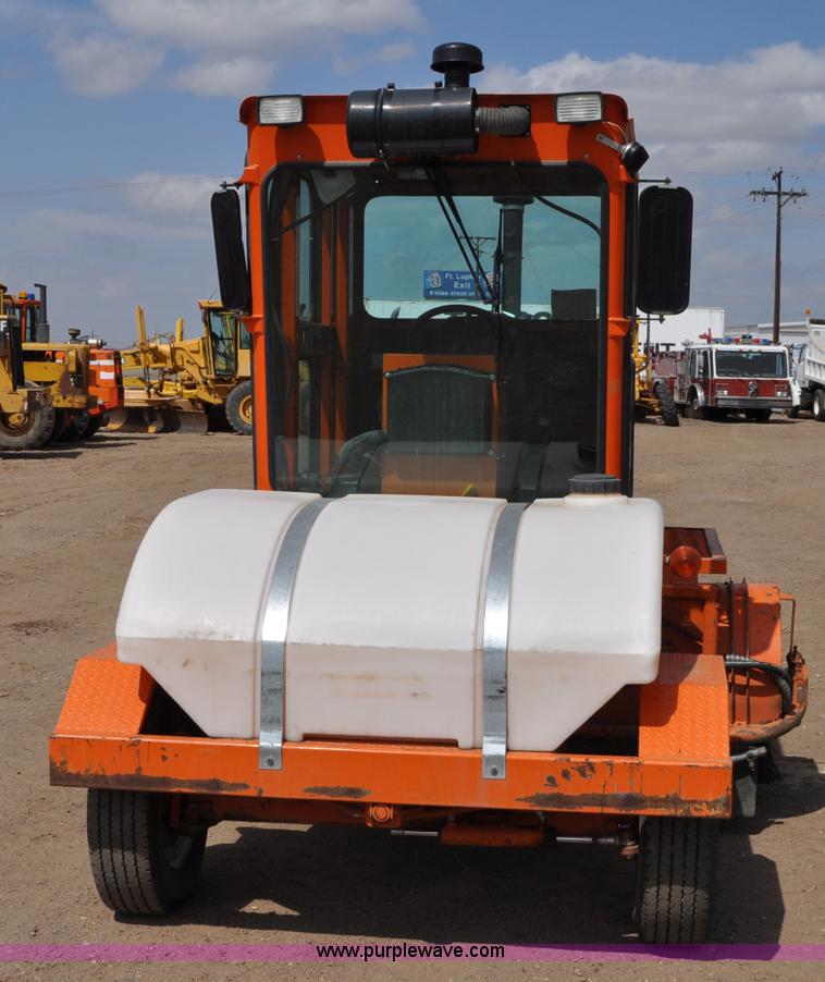 image for item A5881 2007 Broce RCT350 broom