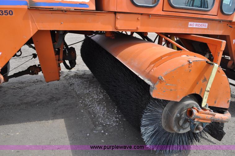 image for item A5881 2007 Broce RCT350 broom