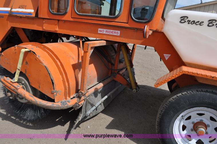 image for item A5881 2007 Broce RCT350 broom