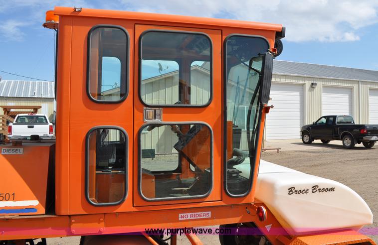 image for item A5881 2007 Broce RCT350 broom