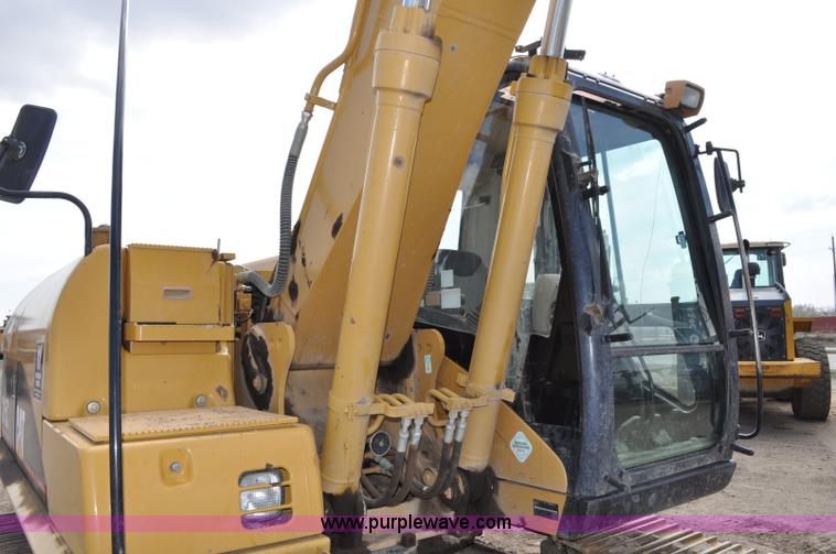 image for item A5884 2005 Caterpillar 315CL excavator