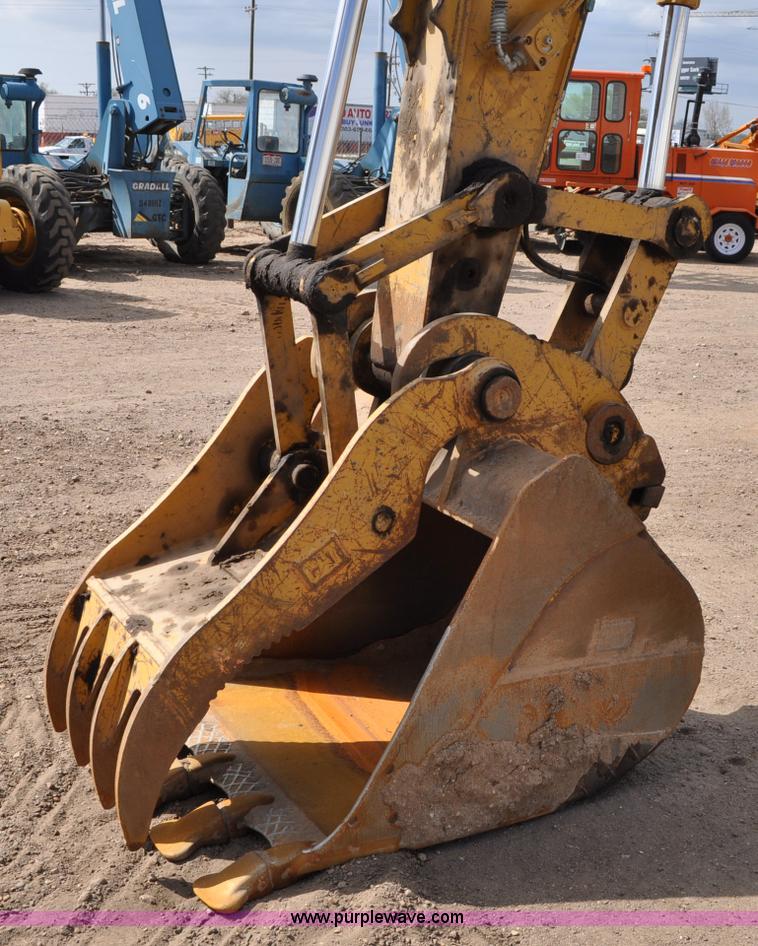 image for item A5884 2005 Caterpillar 315CL excavator