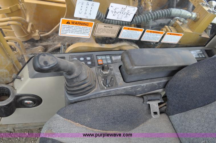 image for item A5884 2005 Caterpillar 315CL excavator