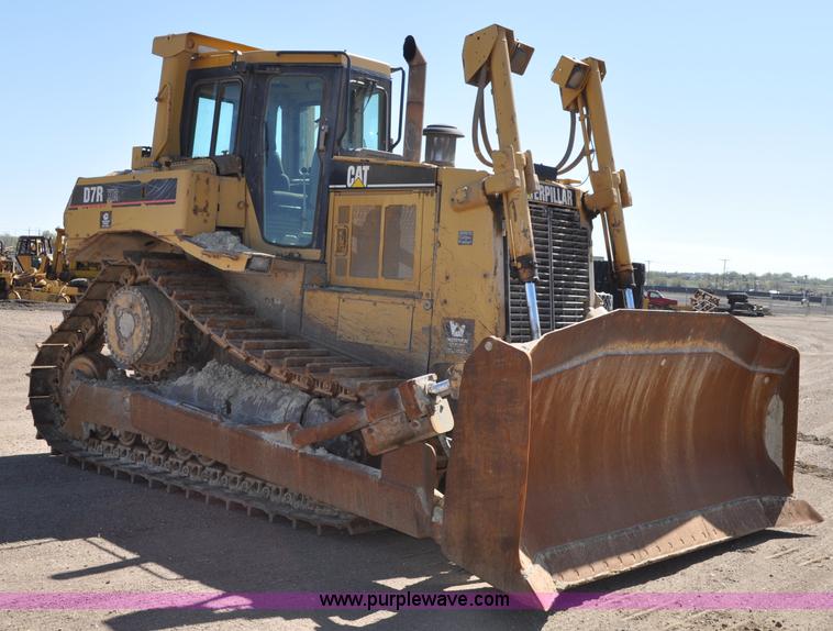 image for item A5885 1999 Caterpillar D7R XR dozer