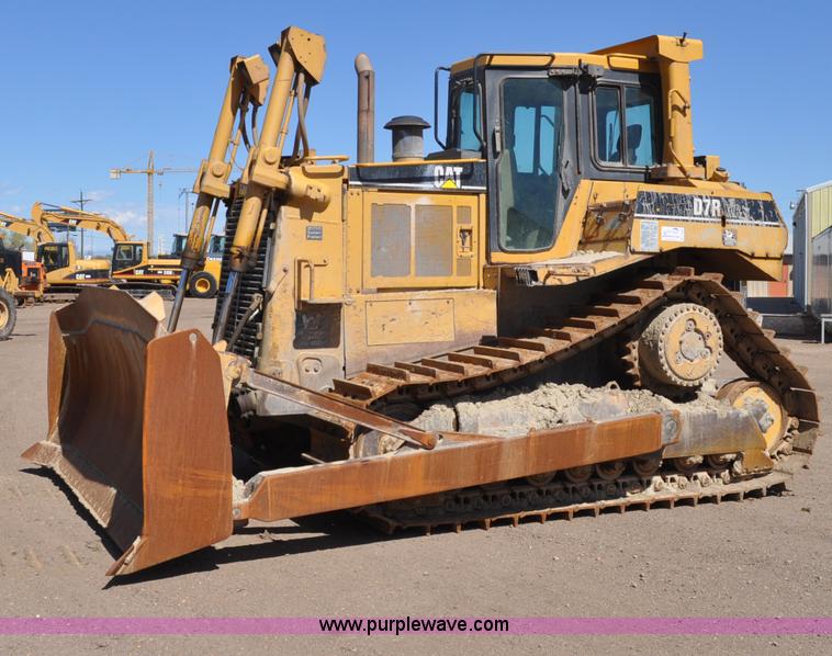 image for item A5885 1999 Caterpillar D7R XR dozer