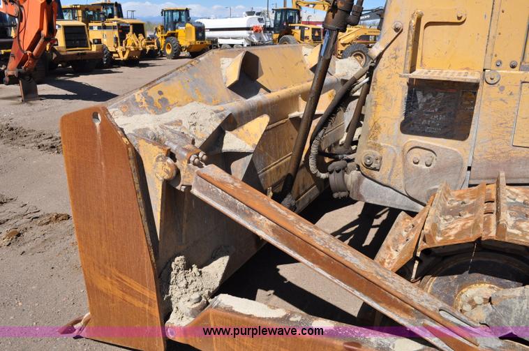 image for item A5885 1999 Caterpillar D7R XR dozer