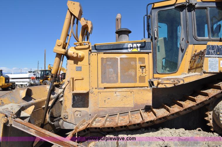 image for item A5885 1999 Caterpillar D7R XR dozer