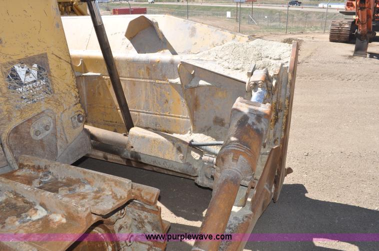 image for item A5885 1999 Caterpillar D7R XR dozer