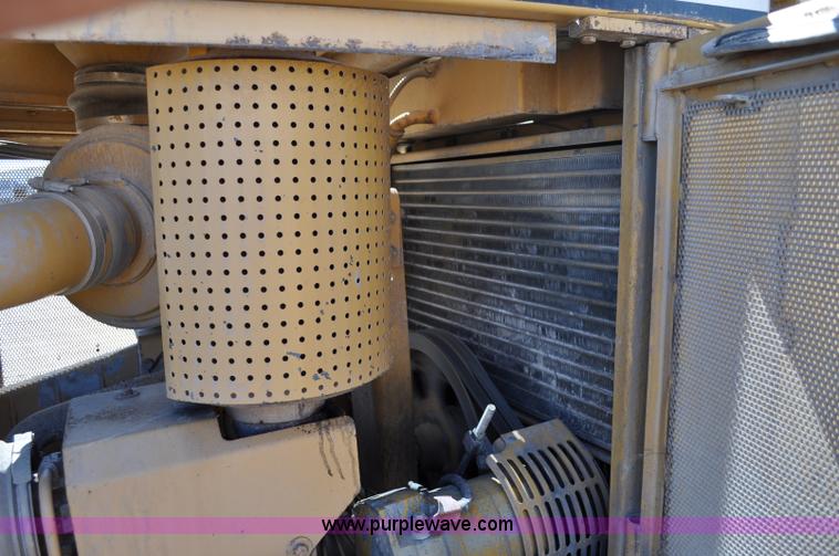 image for item A5885 1999 Caterpillar D7R XR dozer