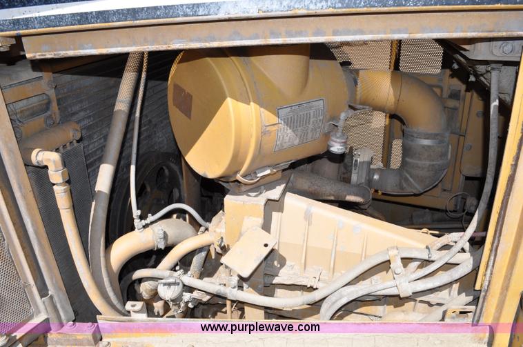 image for item A5885 1999 Caterpillar D7R XR dozer